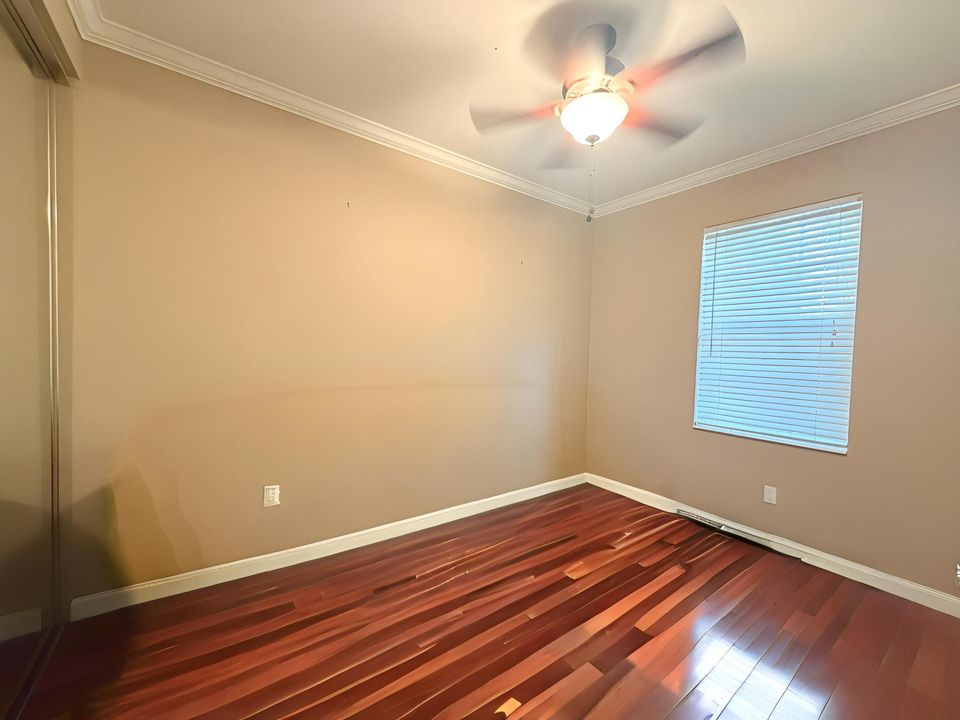 出租: $3,100 (3 贝兹, 2 浴室, 1500 平方英尺)