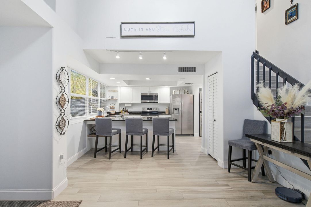 For Sale: $299,900 (3 beds, 2 baths, 1296 Square Feet)