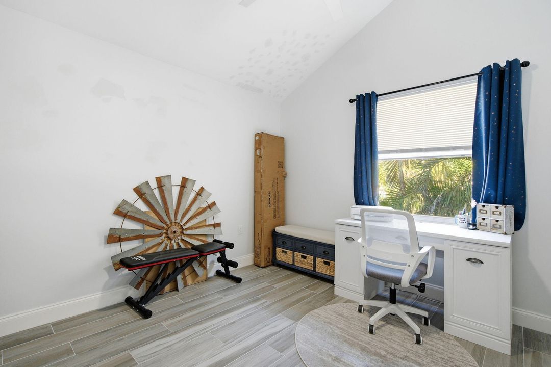 For Sale: $299,900 (3 beds, 2 baths, 1296 Square Feet)