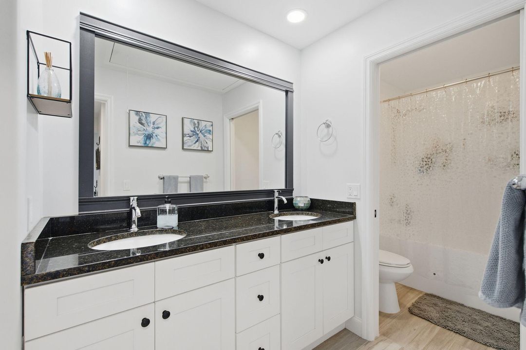 For Sale: $299,900 (3 beds, 2 baths, 1296 Square Feet)