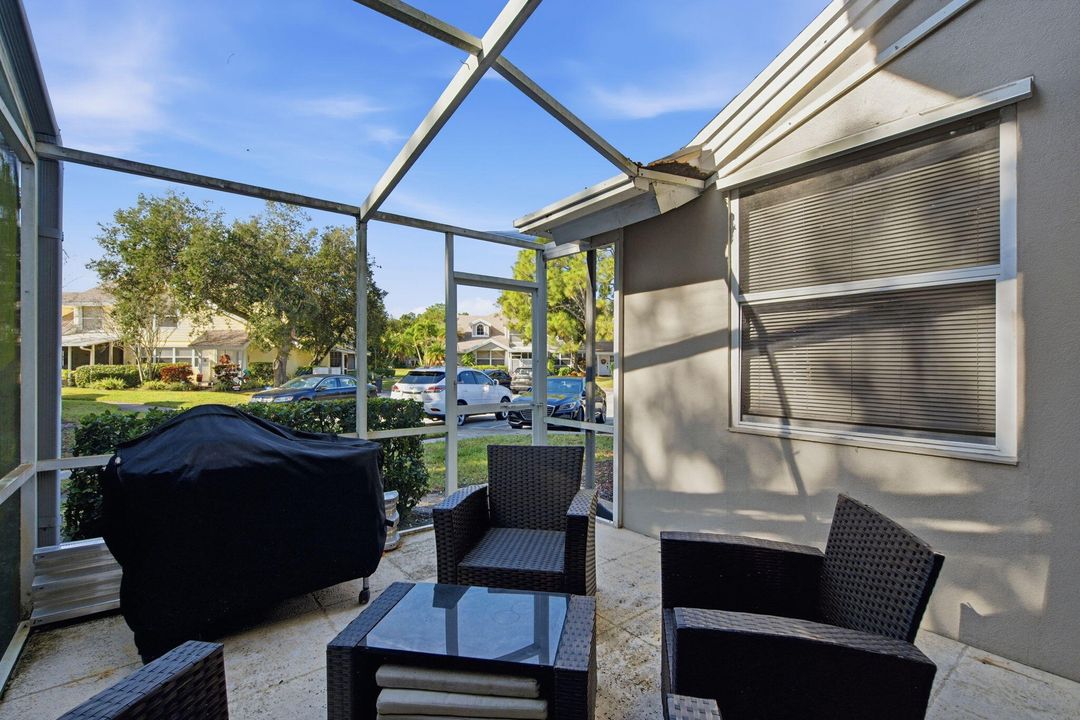 For Sale: $299,900 (3 beds, 2 baths, 1296 Square Feet)