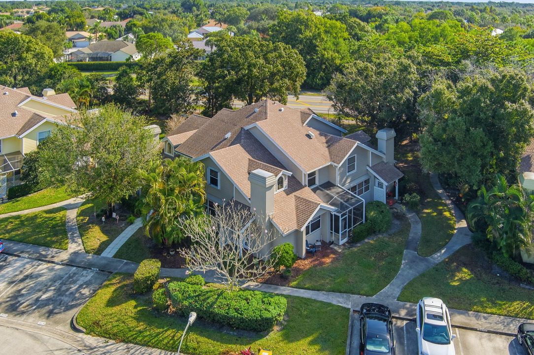 For Sale: $299,900 (3 beds, 2 baths, 1296 Square Feet)