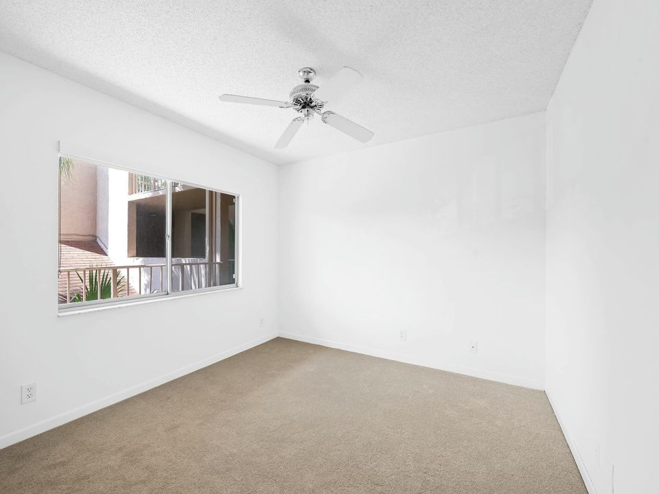 出租: $2,450 (2 贝兹, 2 浴室, 1080 平方英尺)