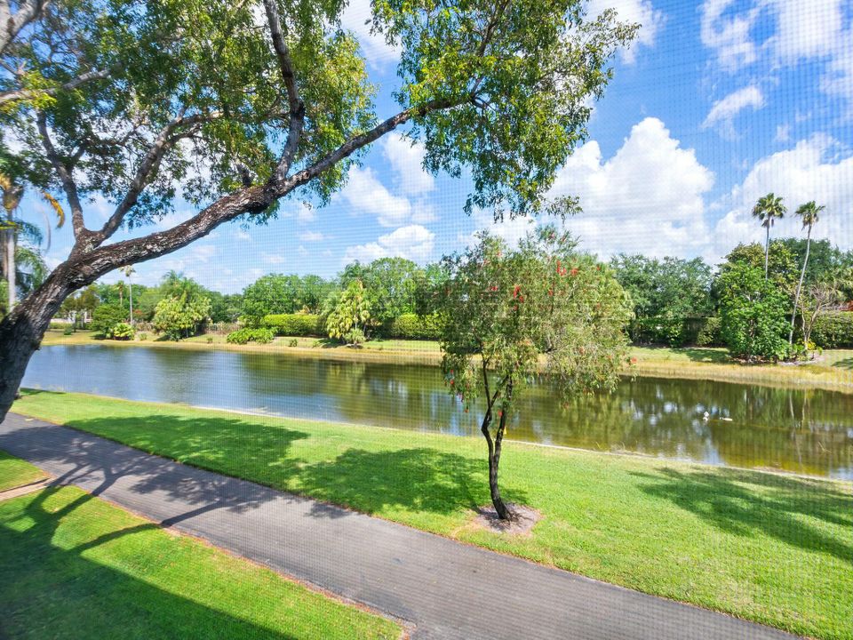 出租: $2,450 (2 贝兹, 2 浴室, 1080 平方英尺)