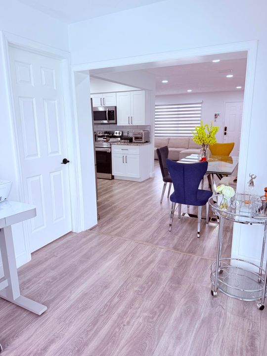 В аренду: $2,600 (3 спален, 2 ванн, 1040 Квадратных фут)