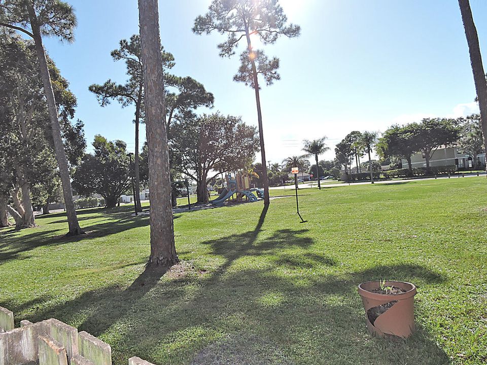 For Rent: $2,500 (3 beds, 2 baths, 1396 Square Feet)