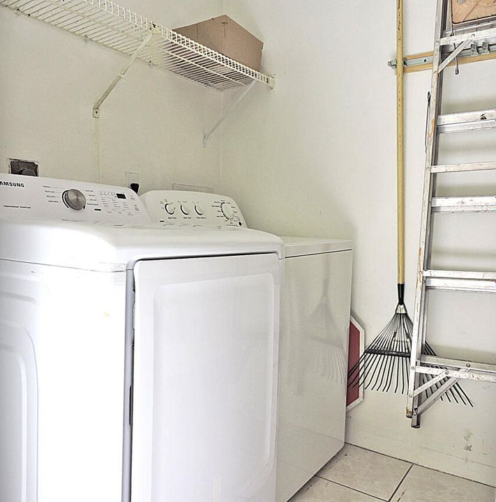 For Rent: $2,500 (3 beds, 2 baths, 1396 Square Feet)