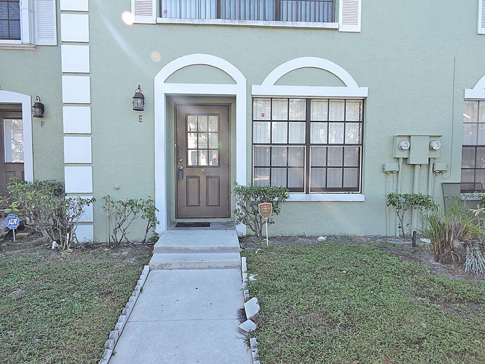 For Rent: $2,500 (3 beds, 2 baths, 1396 Square Feet)