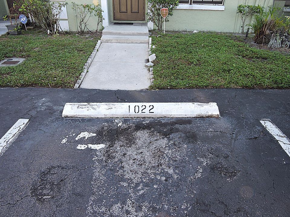 For Rent: $2,500 (3 beds, 2 baths, 1396 Square Feet)