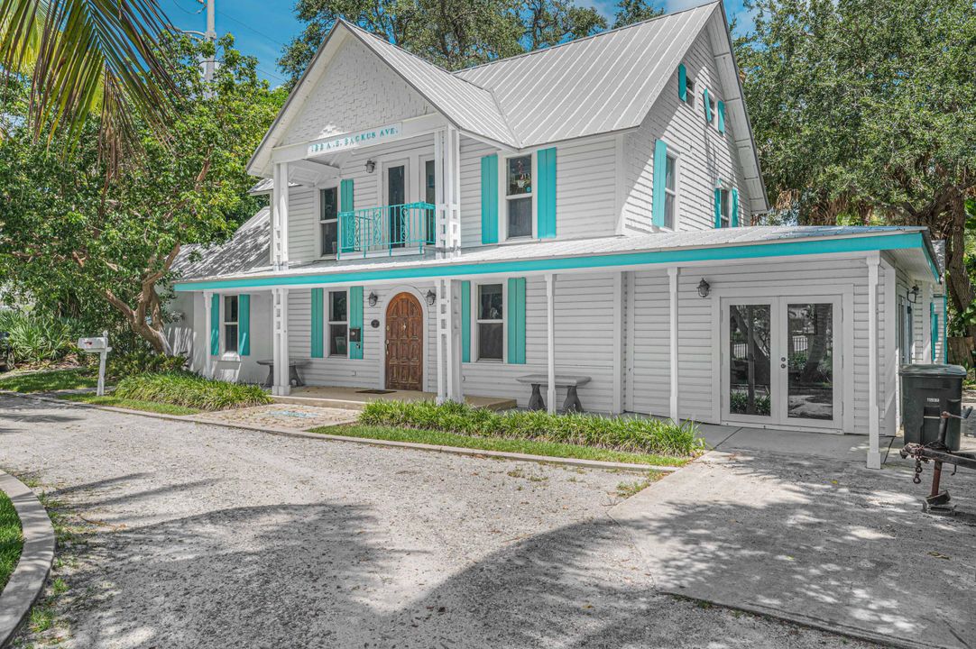 For Sale: $1,549,900 (3 beds, 3 baths, 2153 Square Feet)