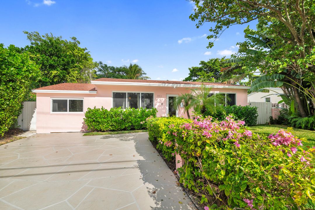 For Sale: $1,195,000 (3 beds, 2 baths, 1240 Square Feet)
