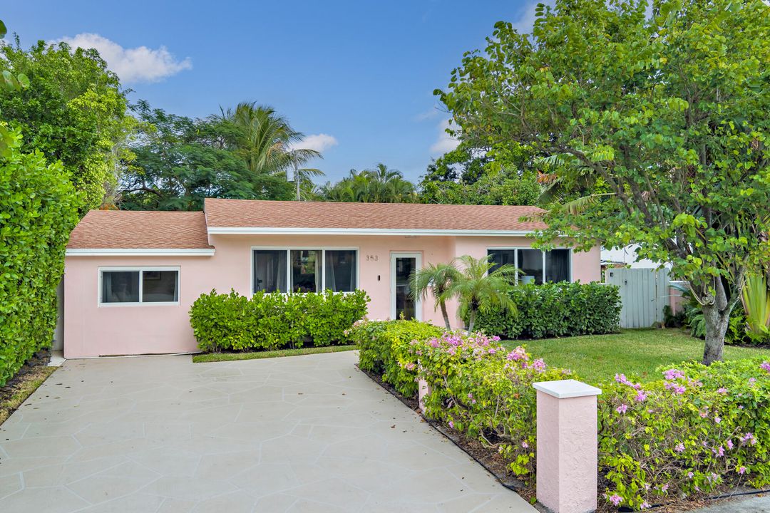 For Sale: $1,195,000 (3 beds, 2 baths, 1240 Square Feet)