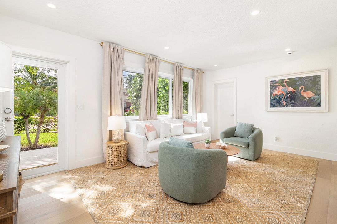 For Sale: $1,195,000 (3 beds, 2 baths, 1240 Square Feet)