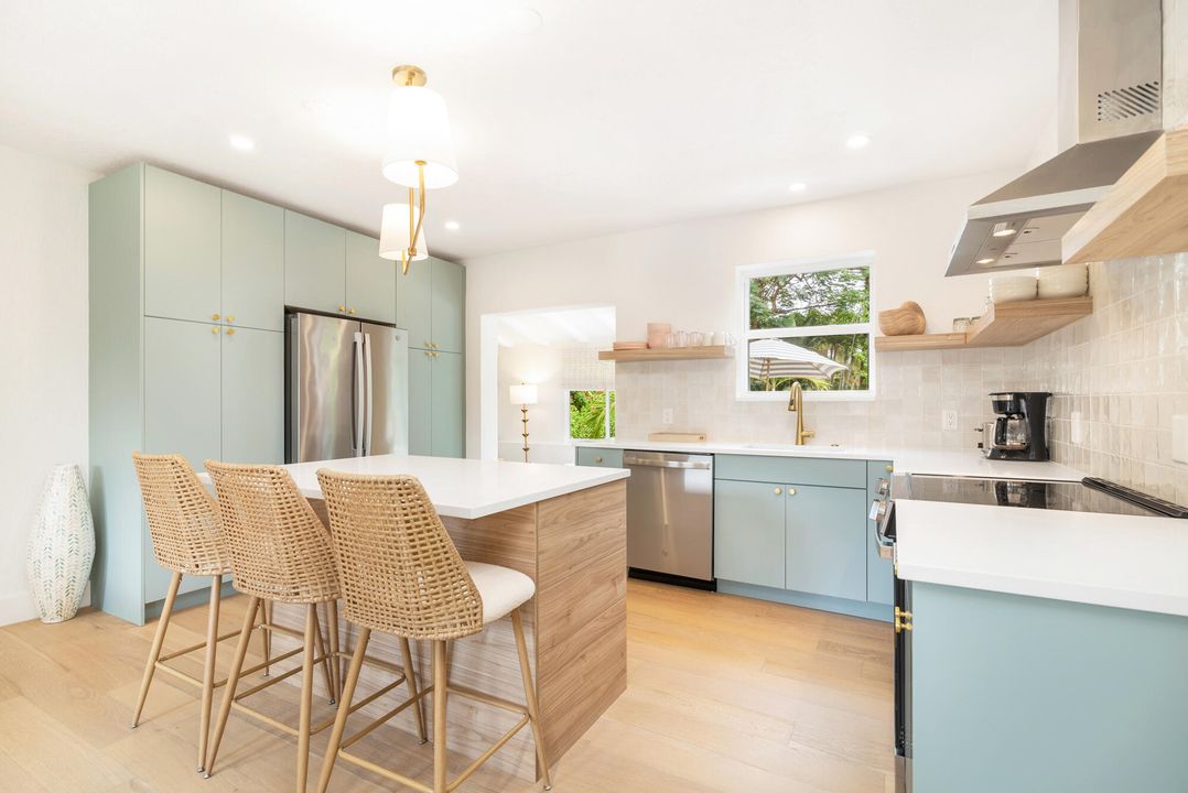 For Sale: $1,195,000 (3 beds, 2 baths, 1240 Square Feet)