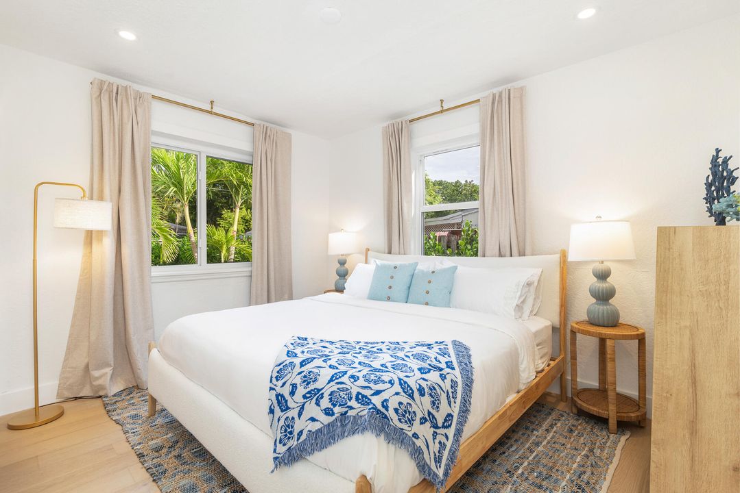 For Sale: $1,195,000 (3 beds, 2 baths, 1240 Square Feet)