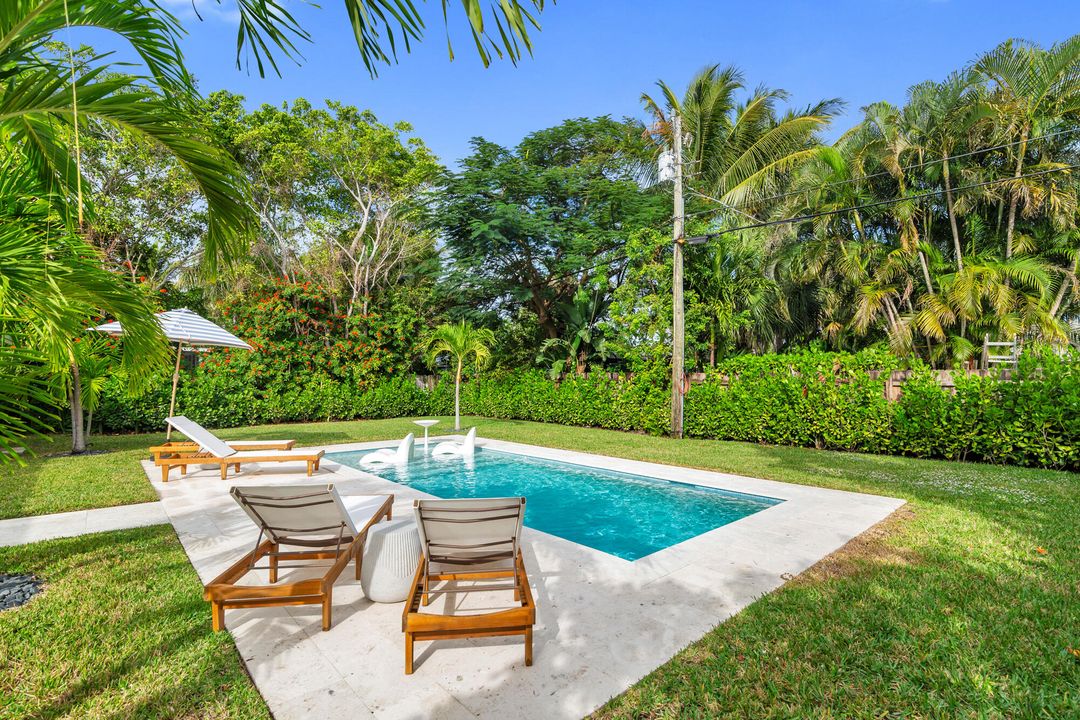 For Sale: $1,195,000 (3 beds, 2 baths, 1240 Square Feet)