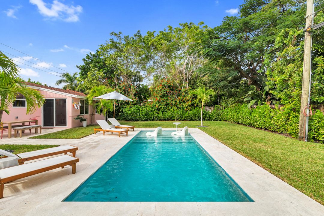 For Sale: $1,195,000 (3 beds, 2 baths, 1240 Square Feet)