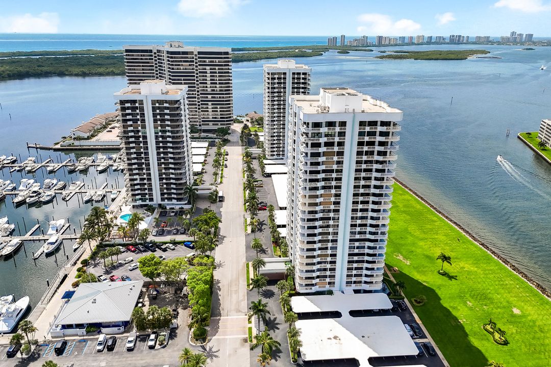 For Sale: $575,000 (2 beds, 2 baths, 1715 Square Feet)