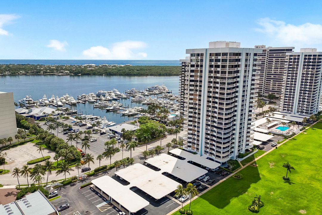 For Sale: $575,000 (2 beds, 2 baths, 1715 Square Feet)