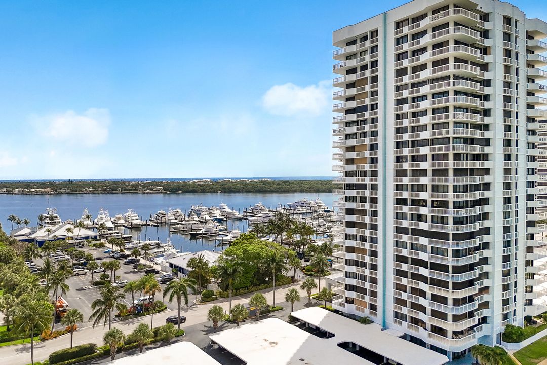 For Sale: $575,000 (2 beds, 2 baths, 1715 Square Feet)