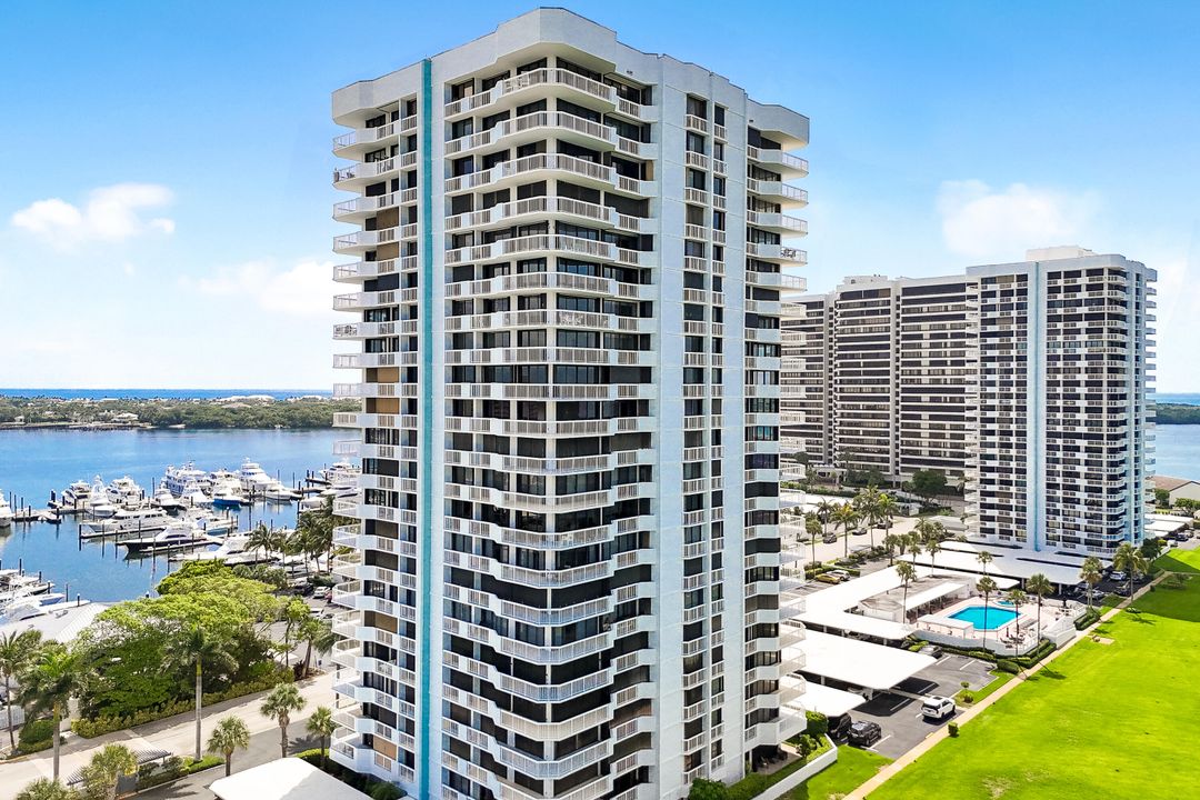 For Sale: $575,000 (2 beds, 2 baths, 1715 Square Feet)