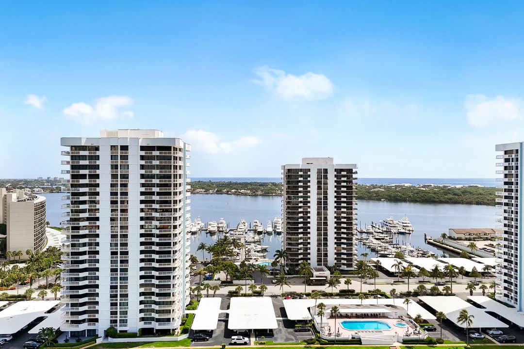 For Sale: $575,000 (2 beds, 2 baths, 1715 Square Feet)