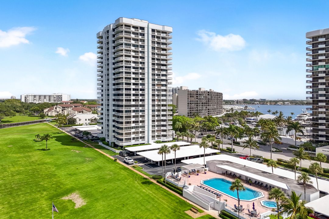 For Sale: $575,000 (2 beds, 2 baths, 1715 Square Feet)