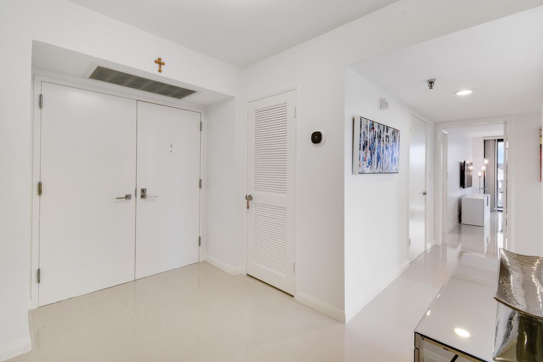 For Sale: $575,000 (2 beds, 2 baths, 1715 Square Feet)