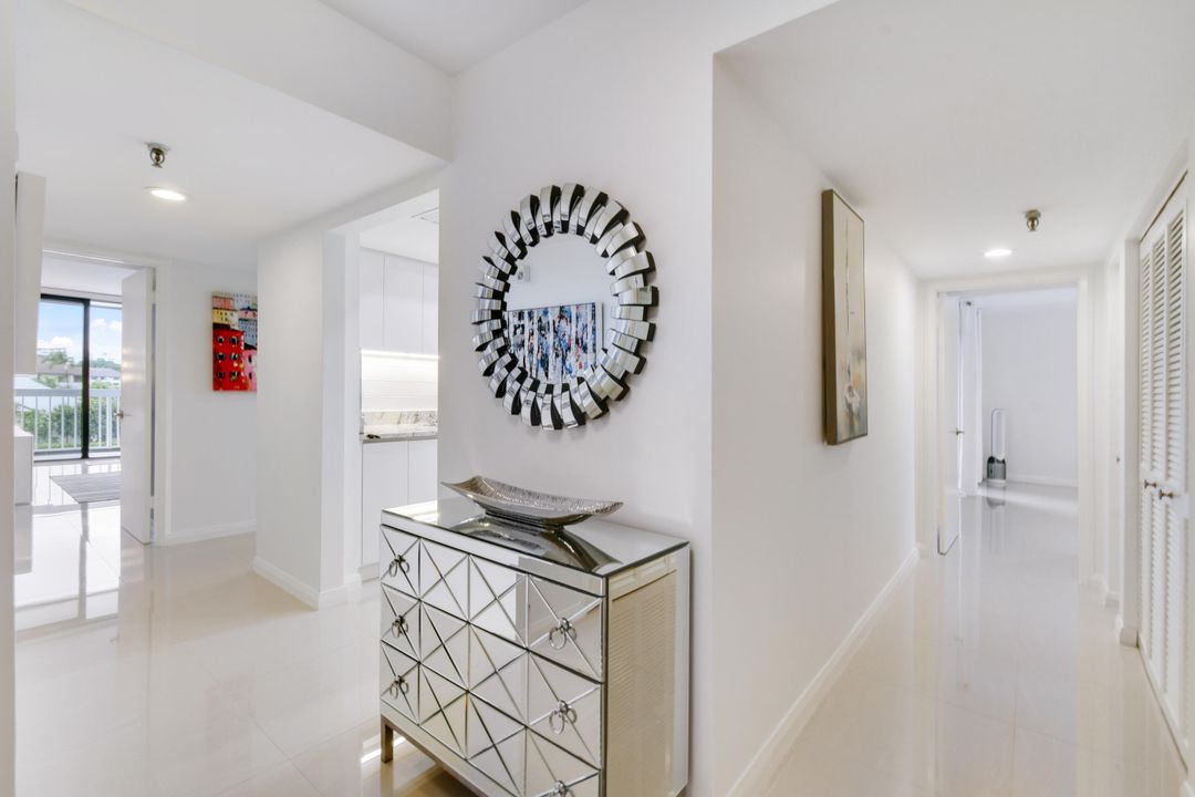 For Sale: $575,000 (2 beds, 2 baths, 1715 Square Feet)