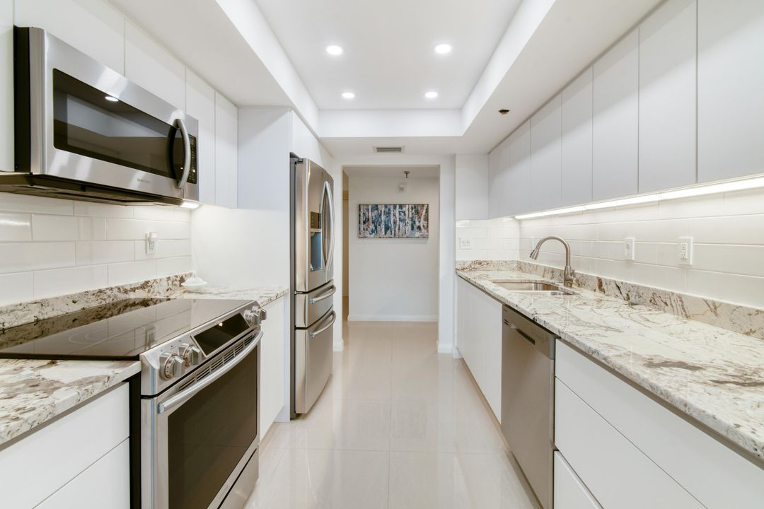 For Sale: $575,000 (2 beds, 2 baths, 1715 Square Feet)
