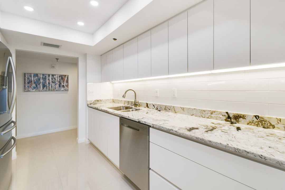 For Sale: $575,000 (2 beds, 2 baths, 1715 Square Feet)