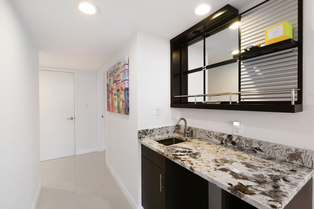 For Sale: $575,000 (2 beds, 2 baths, 1715 Square Feet)