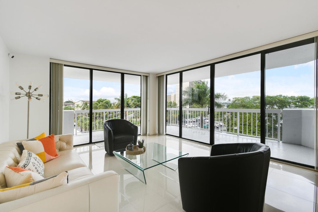 For Sale: $575,000 (2 beds, 2 baths, 1715 Square Feet)