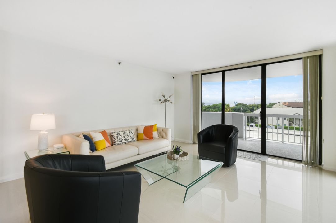 For Sale: $575,000 (2 beds, 2 baths, 1715 Square Feet)