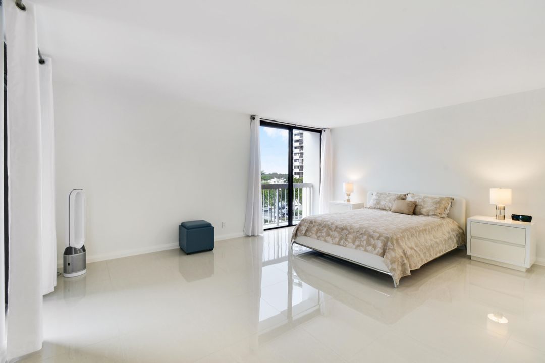 For Sale: $575,000 (2 beds, 2 baths, 1715 Square Feet)