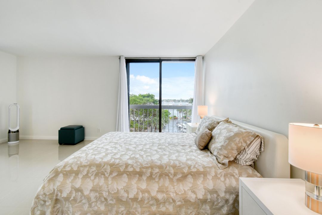 For Sale: $575,000 (2 beds, 2 baths, 1715 Square Feet)