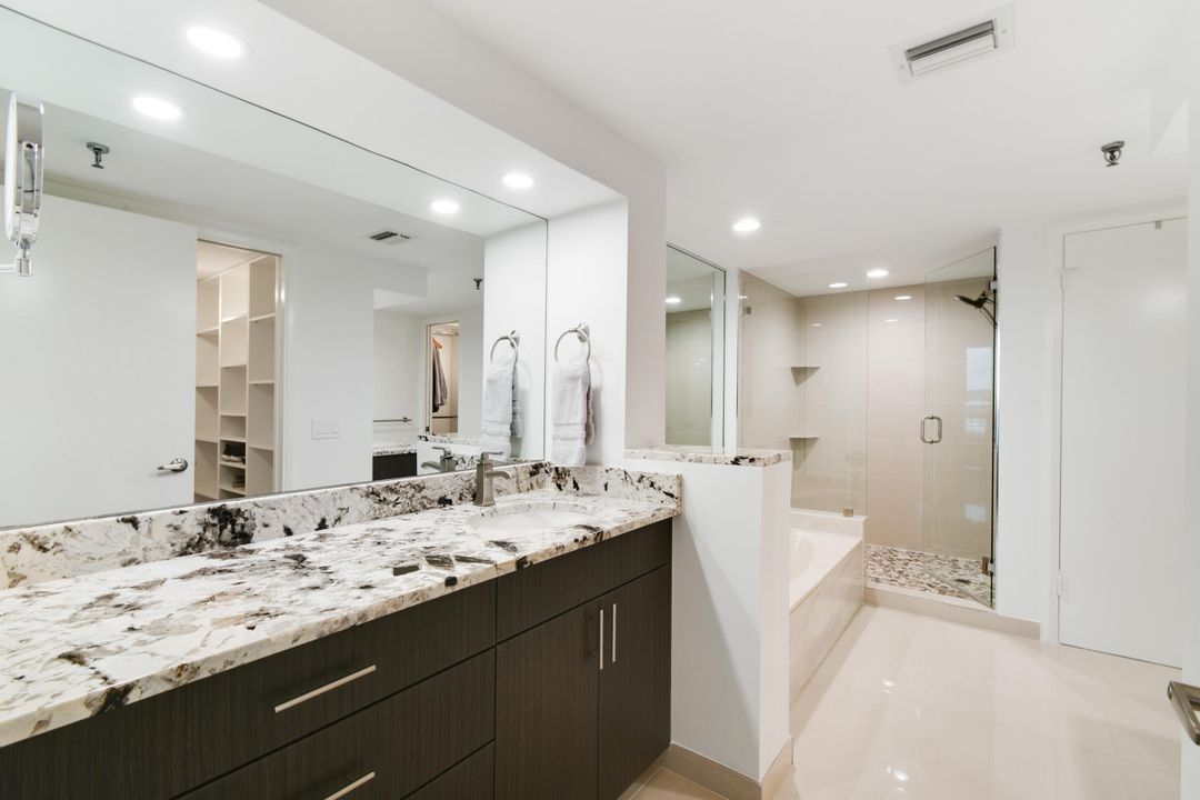 For Sale: $575,000 (2 beds, 2 baths, 1715 Square Feet)