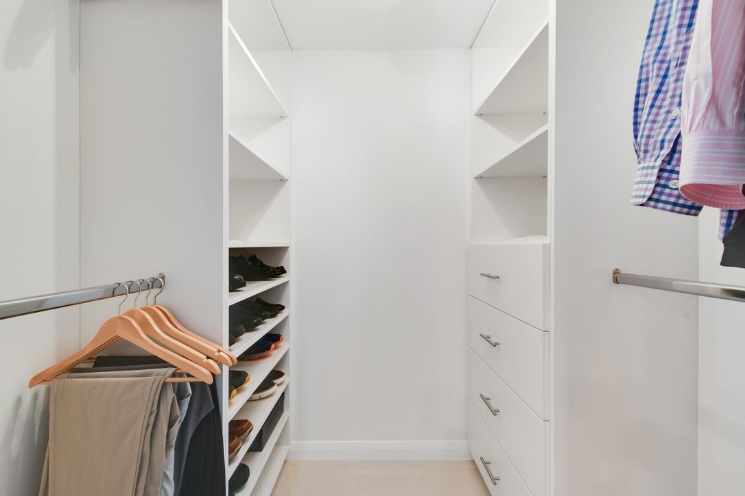 For Sale: $575,000 (2 beds, 2 baths, 1715 Square Feet)