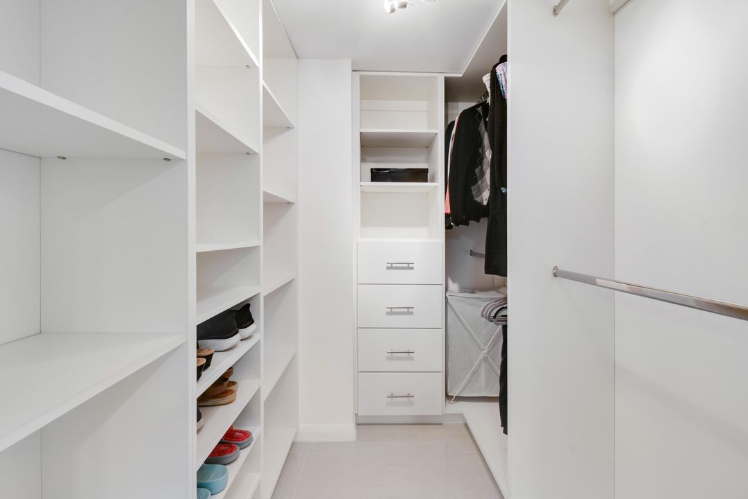 For Sale: $575,000 (2 beds, 2 baths, 1715 Square Feet)