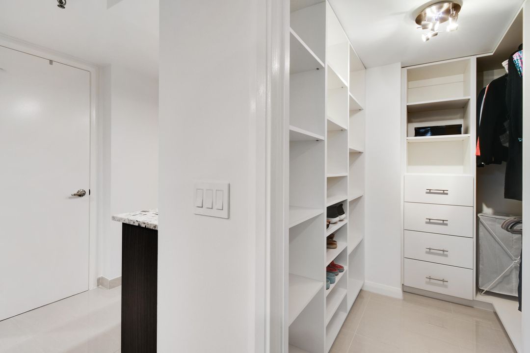 For Sale: $575,000 (2 beds, 2 baths, 1715 Square Feet)