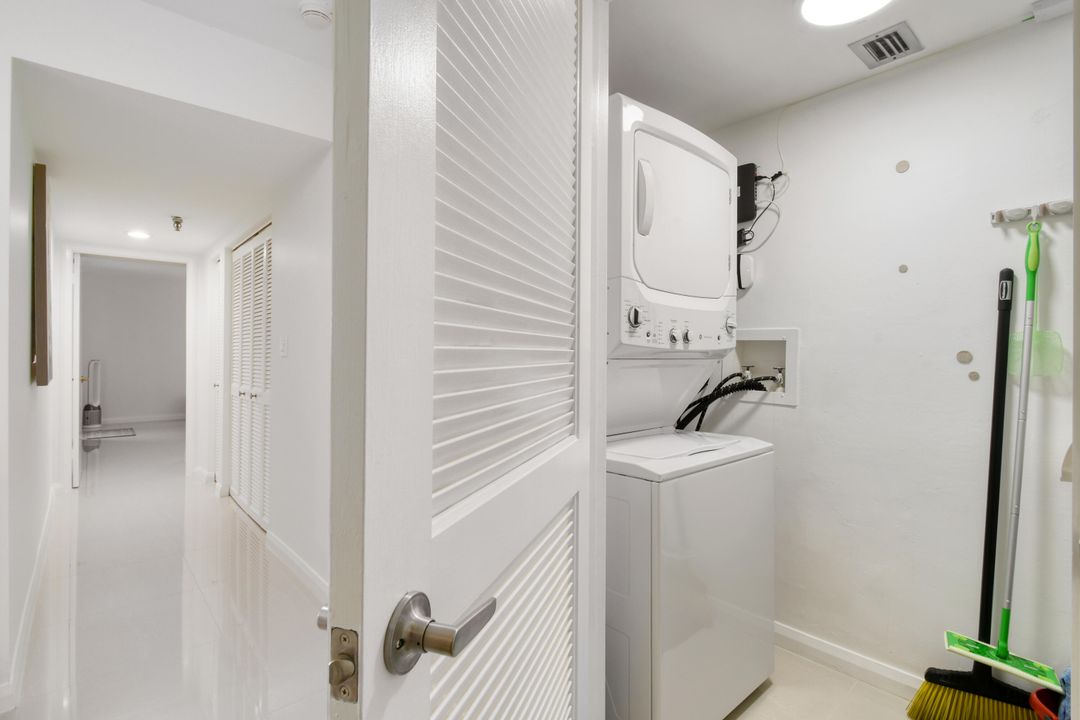 For Sale: $575,000 (2 beds, 2 baths, 1715 Square Feet)