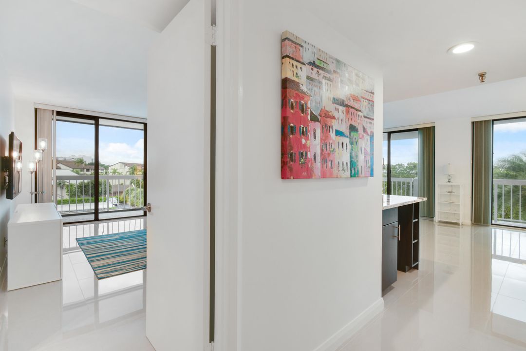 For Sale: $575,000 (2 beds, 2 baths, 1715 Square Feet)