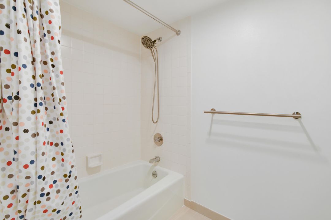 For Sale: $575,000 (2 beds, 2 baths, 1715 Square Feet)