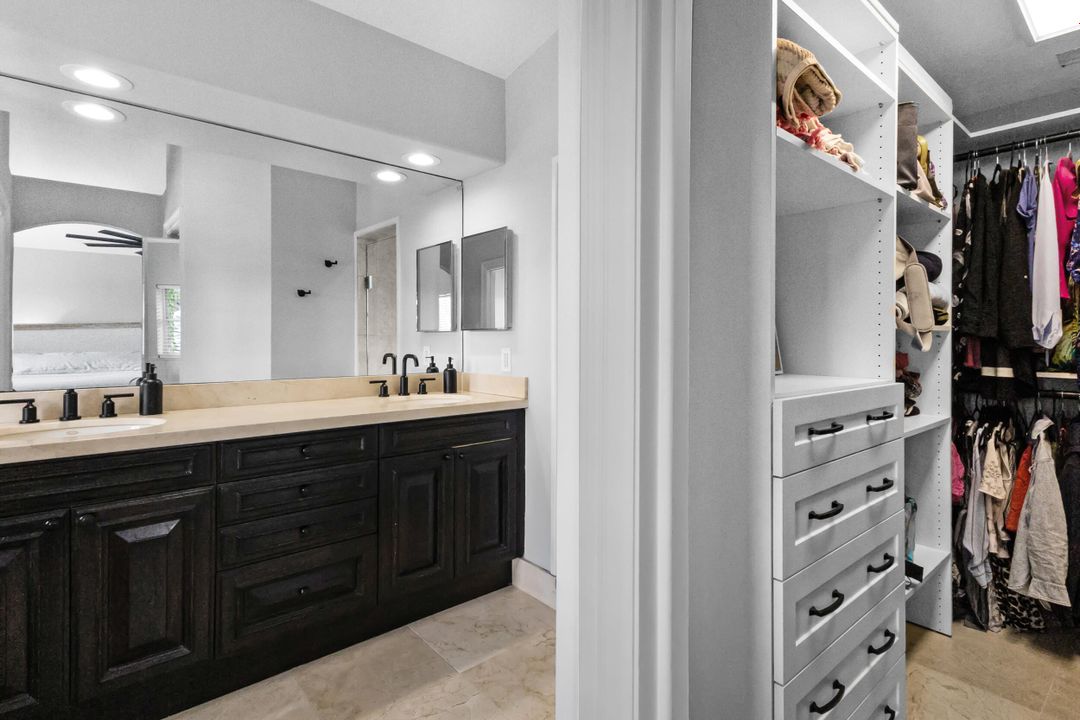 En Venta: $637,000 (3 camas, 2 baños, 1970 Pies cuadrados)