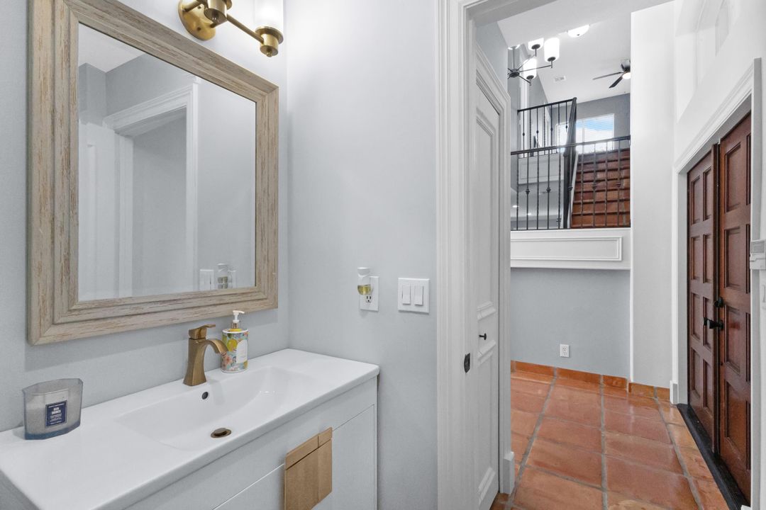 En Venta: $637,000 (3 camas, 2 baños, 1970 Pies cuadrados)