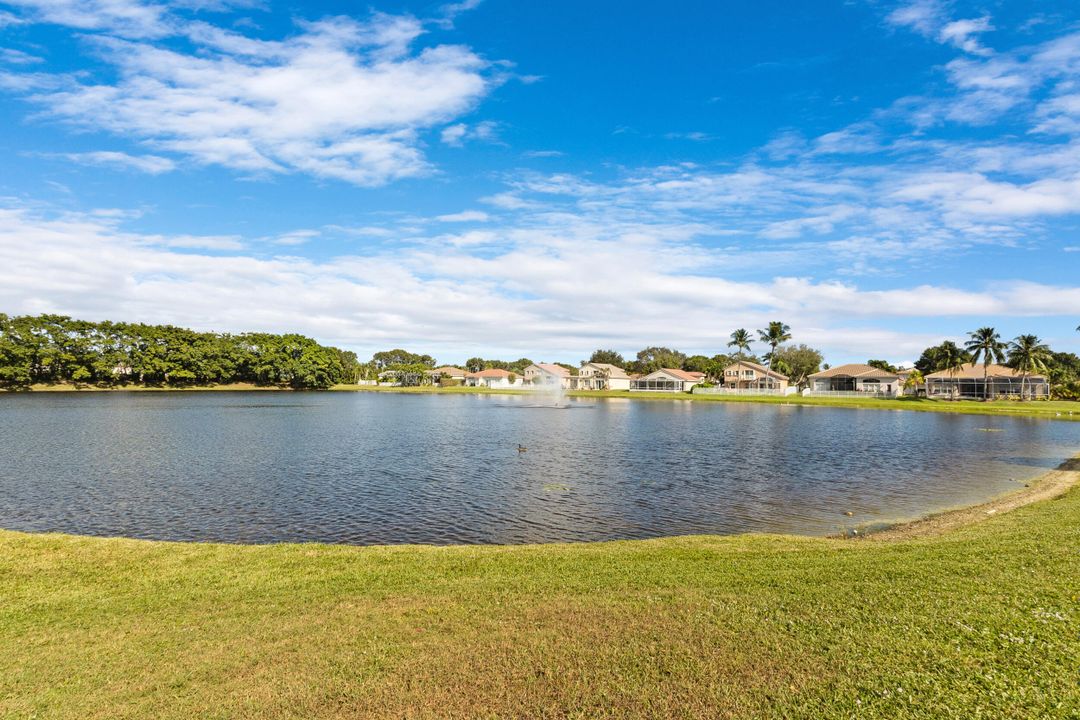 En Venta: $637,000 (3 camas, 2 baños, 1970 Pies cuadrados)