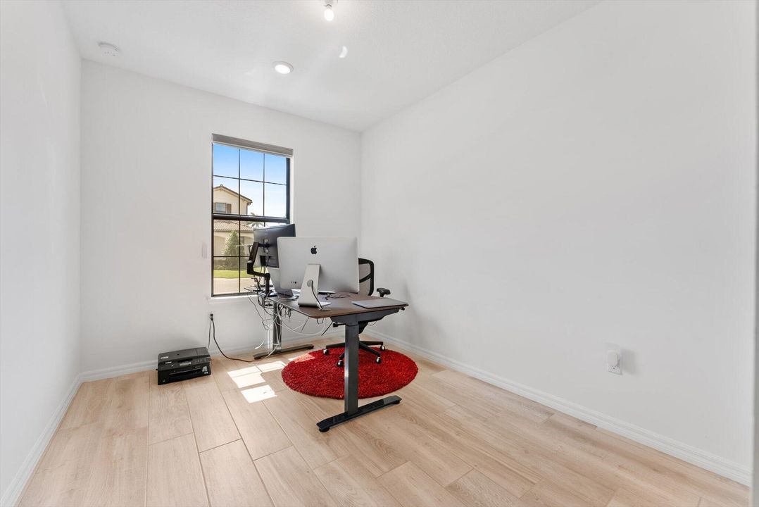 En Venta: $795,000 (5 camas, 3 baños, 3223 Pies cuadrados)