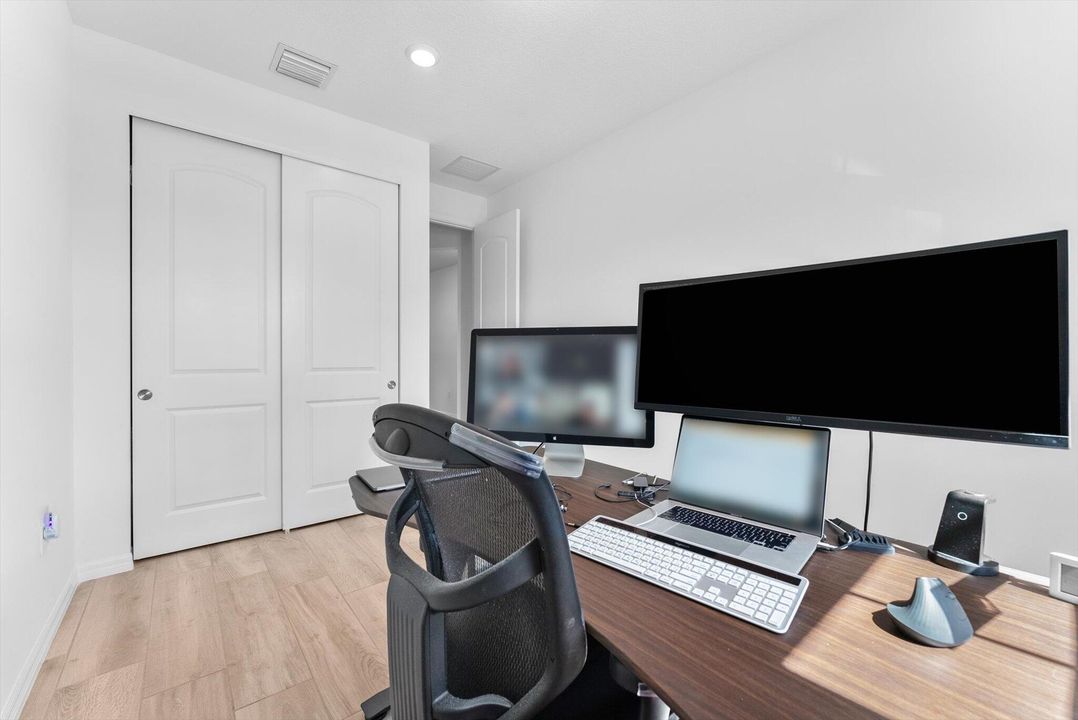 En Venta: $795,000 (5 camas, 3 baños, 3223 Pies cuadrados)