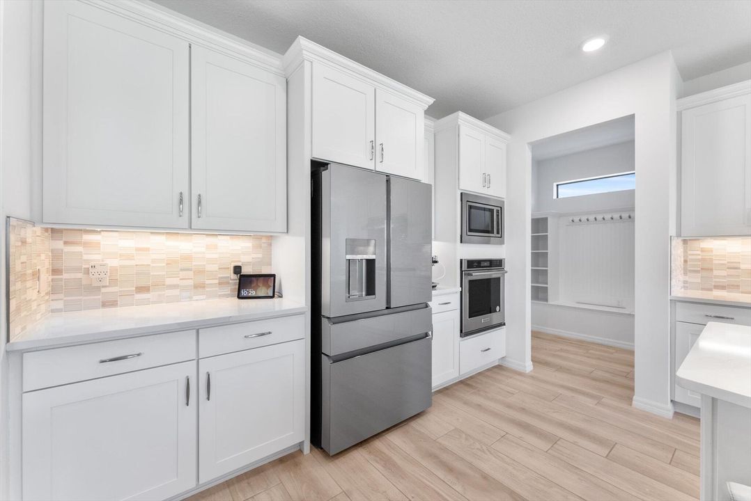 En Venta: $795,000 (5 camas, 3 baños, 3223 Pies cuadrados)