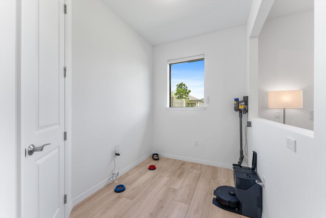 En Venta: $795,000 (5 camas, 3 baños, 3223 Pies cuadrados)